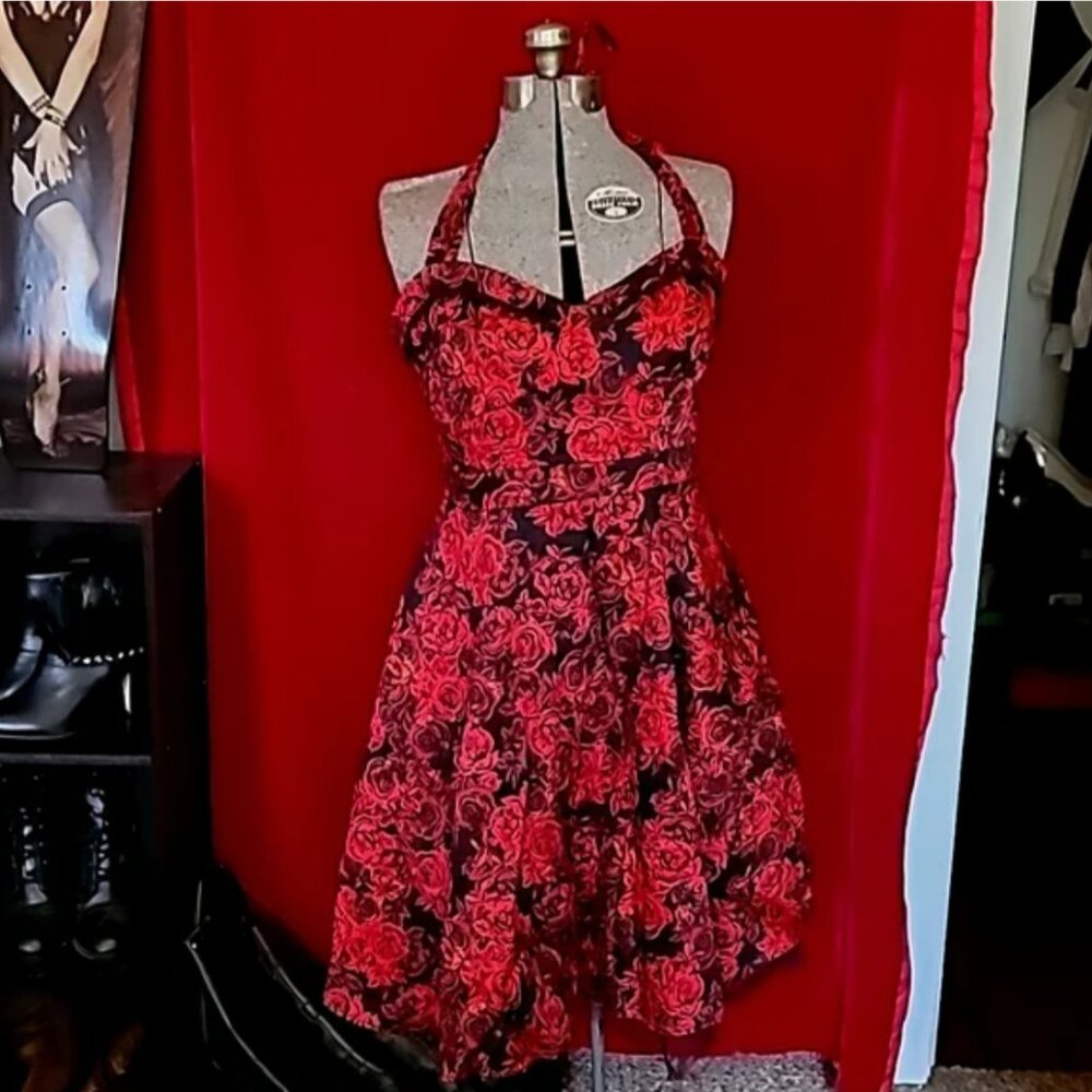 Hot topic rose halter dress